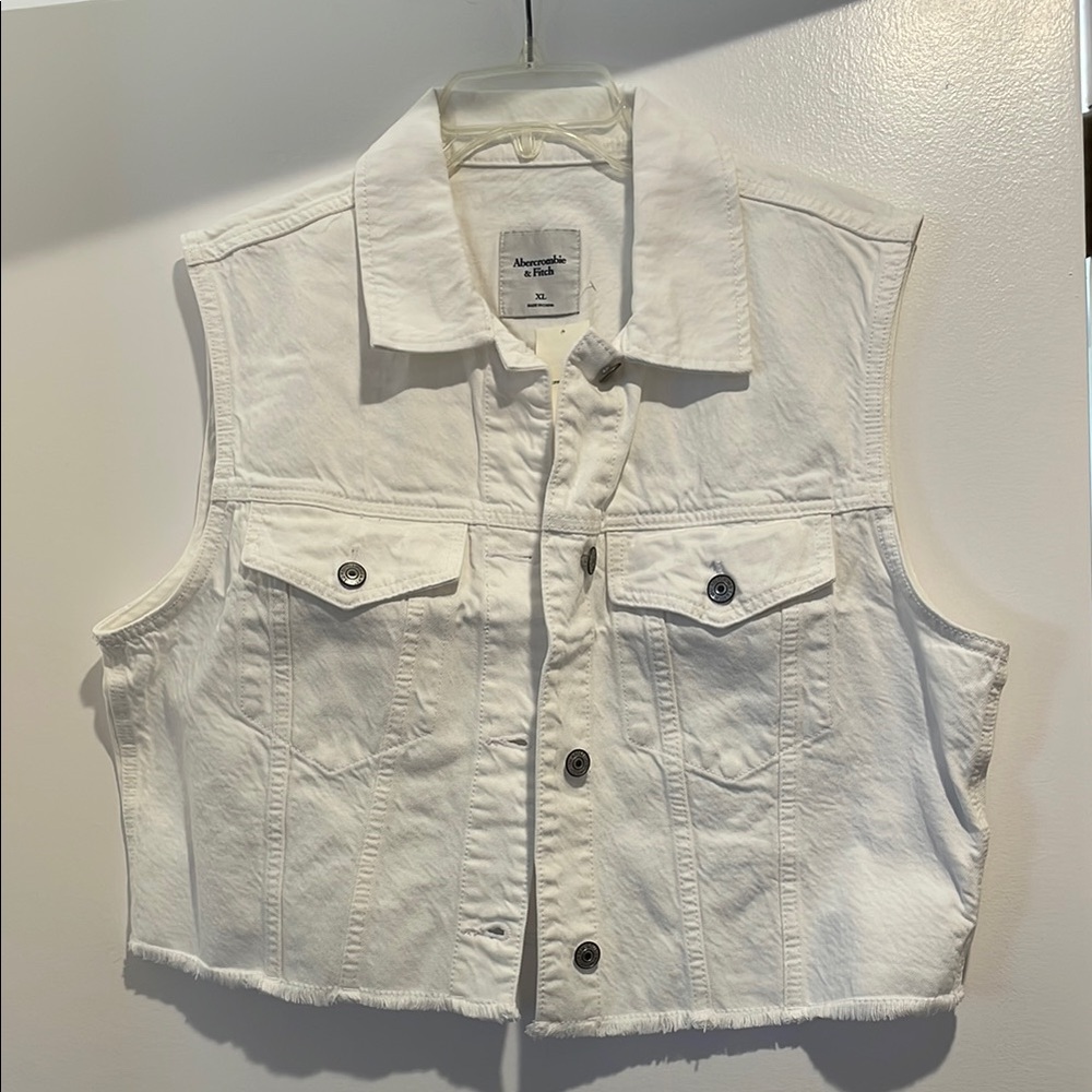 NWT Abercrombie & Fitch Women’s Cutoff Denim Vest white size XL